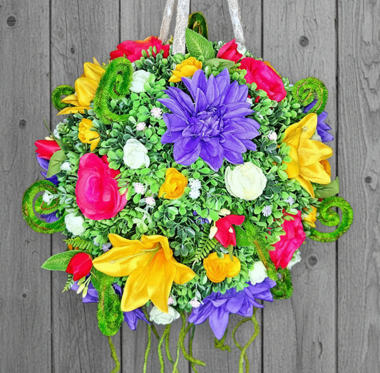 Floral Fiddle Moss Kissing Ball